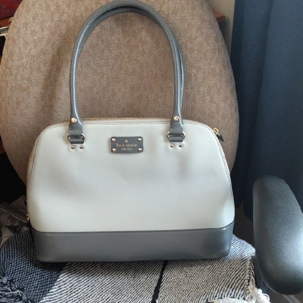 🎁Kate Spade Gray and White Women's Bag